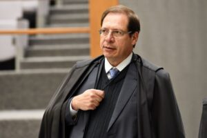 STJ admite recurso contra taxa Selic para correção de dívidas civis; discussão segue para o STF