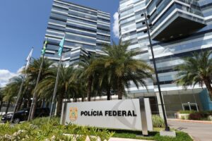 Juíza federal concede, por meio de medida liminar, suspensão do ponto diário para delegados da PF